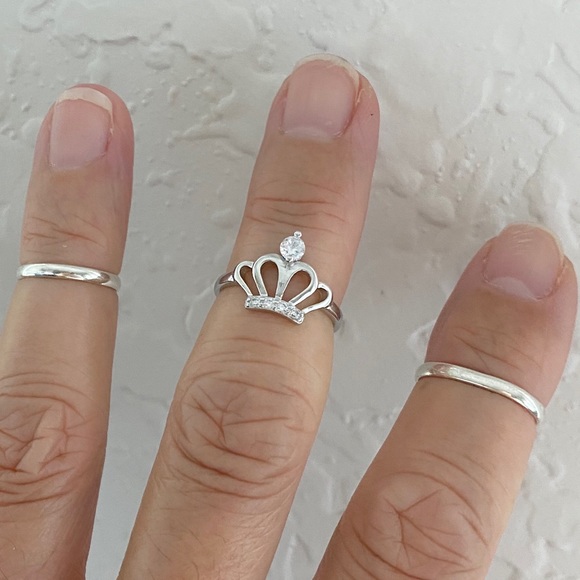 Sterling Silver Crown Toe Ring with CZ - Picture 5 of 8